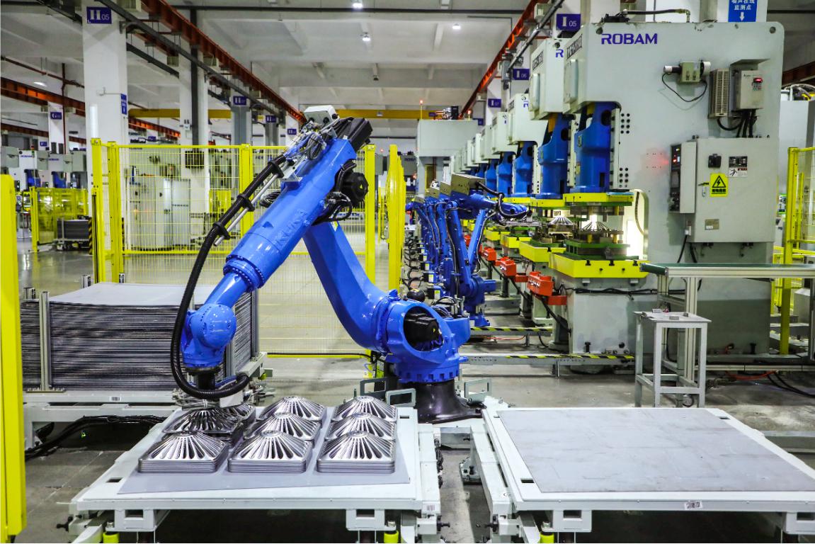 葉檀 新基建助推下的“黑燈工廠”革命與“零點制造”中智能機(jī)器人的研發(fā)探索